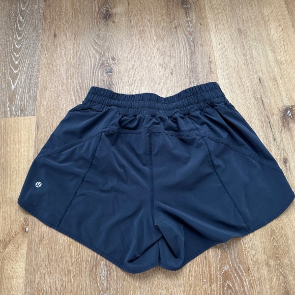 EUC Lululemon Track That Mid-Rise Lined Short 5" - True Navy - Size 10 - Picture 3 of 6